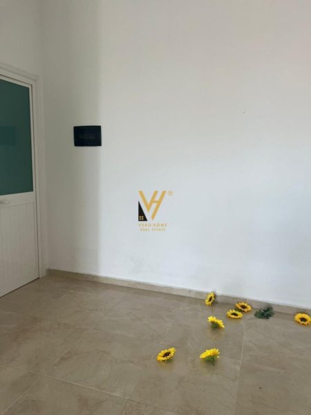 Tirane, jepet me qera ambjent biznesi Kati 1, 120 m² 500 € (KODRA E DIELLIT)