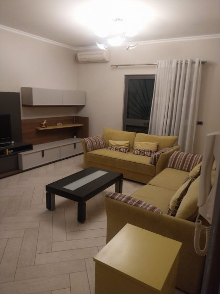 Tirane, jepet me qera apartament 1+1+Ballkon Kati 2, 60 m² 500 € (FADIL RADA)