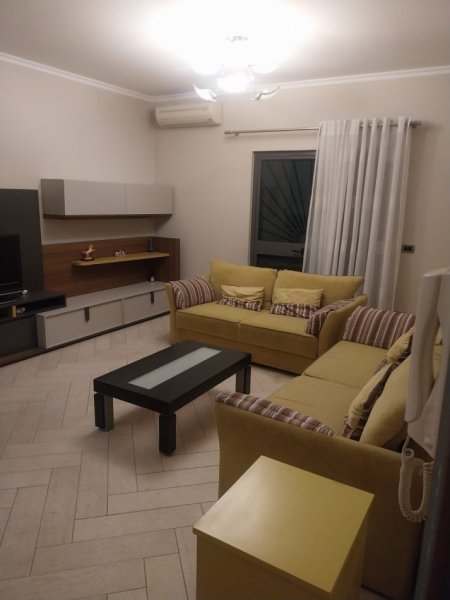 Tirane, jepet me qera apartament 1+1+Ballkon Kati 2, 60 m² 500 € (FADIL RADA)
