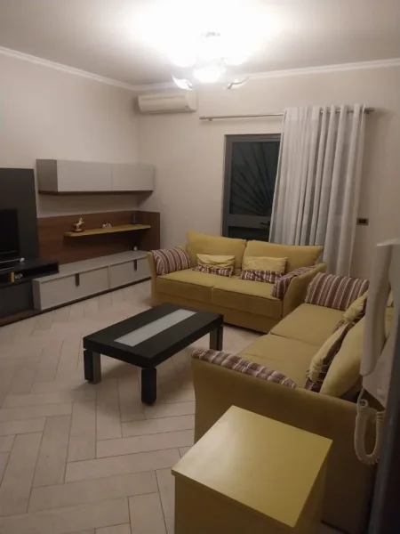 Tirane, jepet me qera apartament 1+1+Ballkon Kati 2, 60 m² 500 € (FADIL RADA)