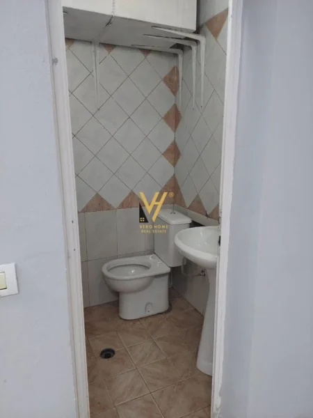 Shqiperi, jepet me qera dyqan Kati 0, 26 m² 310 € (RRUGA SIRI KODRA)