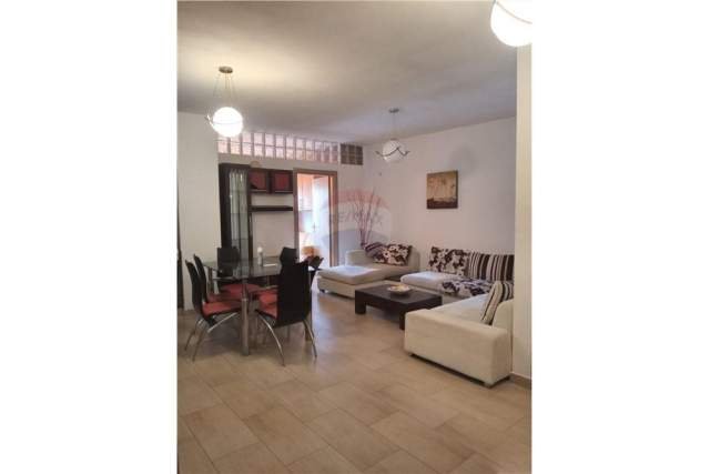 Tirane, jepet me qera apartament 2+1 Kati 1, 100 m² 400 Euro (Gjimnazi Partizani)