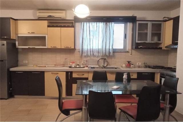 Tirane, jepet me qera apartament 2+1 Kati 1, 100 m² 400 Euro (Gjimnazi Partizani)
