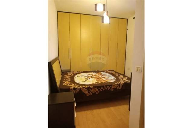 Tirane, jepet me qera apartament 2+1 Kati 1, 100 m² 400 Euro (Gjimnazi Partizani)