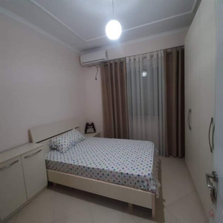 Tirane, jepet me qera 2+1 Kati 3, 75 m² 500 Euro
