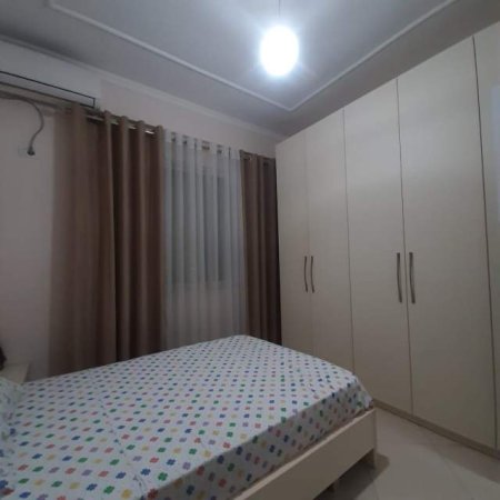 Tirane, jepet me qera 2+1 Kati 3, 75 m² 500 Euro