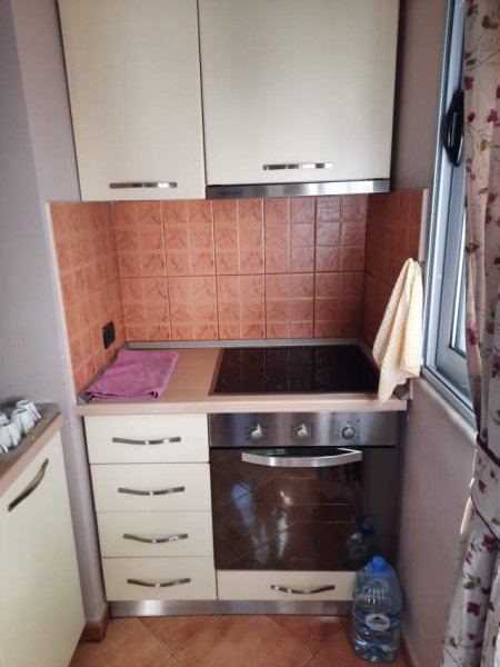 Tirane, jepet me qera apartament 2+1 Kati 2, 72 m² 400 Euro (Brryli)