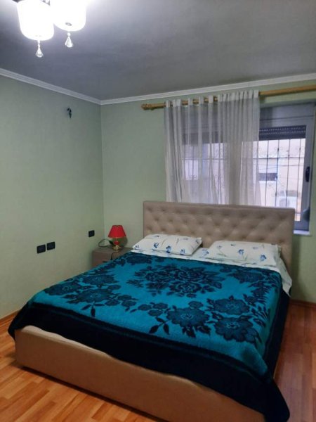 Tirane, jepet me qera apartament 2+1 Kati 2, 72 m² 400 Euro (Brryli)
