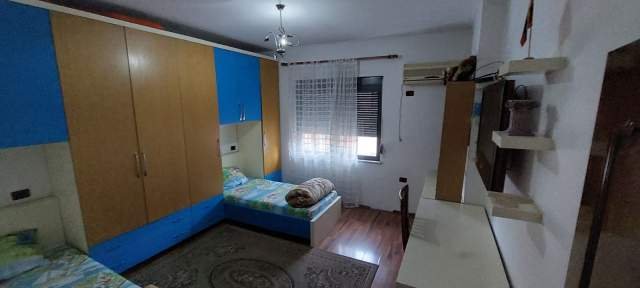 Tirane, jepet me qera apartament 2+1+BLK Kati 4, 100 m² 350 Euro (Gjergj Legisi)