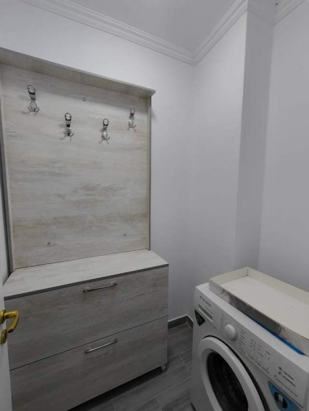 Tirane, jepet me qera apartament 2+1+BLK Kati 5, 92 m² 400 Euro (don bosko)