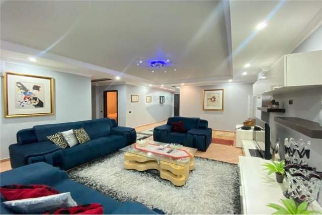 Tirane, jepet me qera Kati 8, 140 m² 650