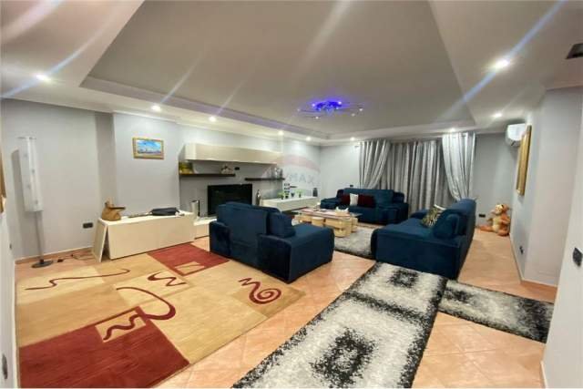 Tirane, jepet me qera Kati 8, 140 m² 650