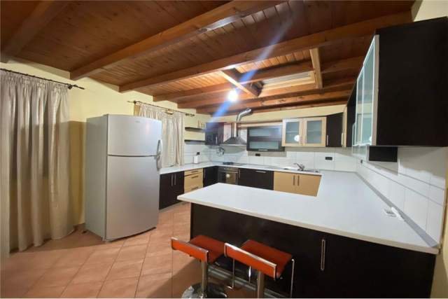 Tirane, jepet me qera Kati 8, 140 m² 650