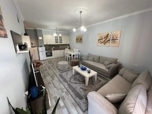 Korce, jepet me qera 1+1+BLK Kati 3, 76 m² 300 Euro