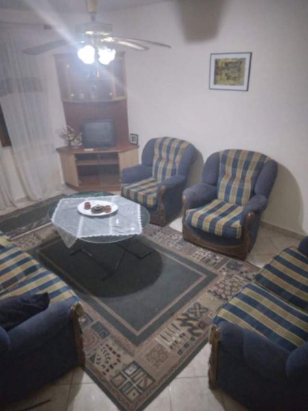 Tirane, jepet me qera apartament 1+1 Kati 2, 55 m² 300 Euro
