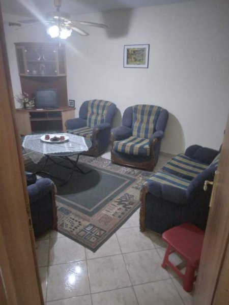 Tirane, jepet me qera apartament 1+1 Kati 2, 55 m² 300 Euro