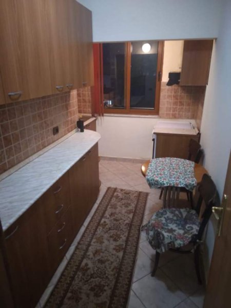 Tirane, jepet me qera apartament 1+1 Kati 2, 55 m² 300 Euro