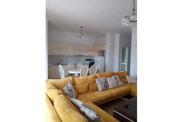 Tirane, shitet apartament 3+1+BLK Kati 8, 192 m² 135.000 Euro (Fresku)