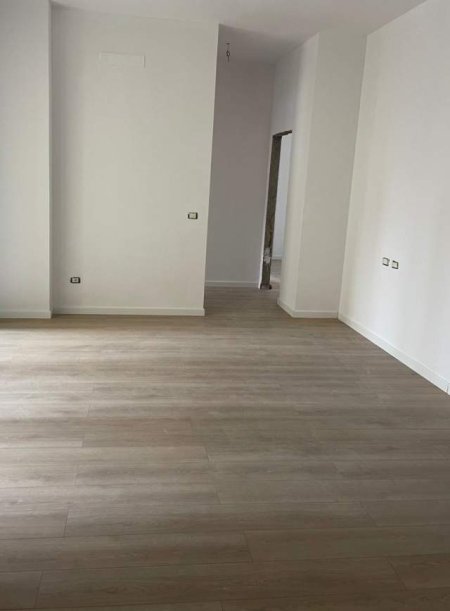 Tirane, jepet me qera apartament 2+1+BLK Kati 3, 100 m² 1.000 Euro (rruga kosovareve)