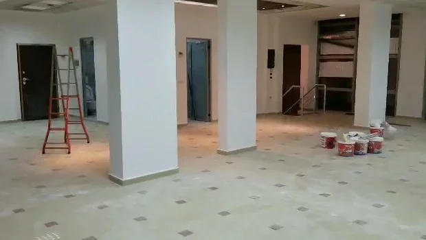 Tirane, jepet me qera ambjent biznesi Kati 1, 200 m² 2.000 Euro