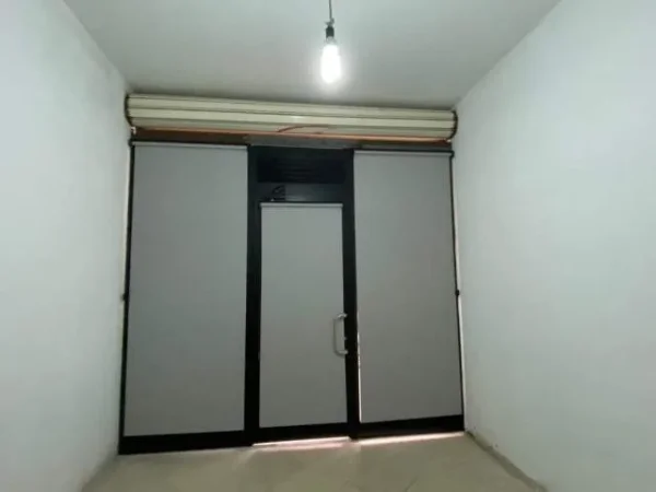 Tirane, shes dyqan Kati 1, 15 m² 60.000 Euro