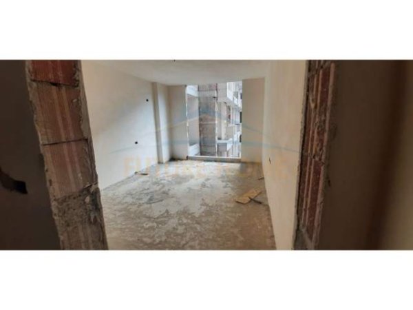 Durres, shitet apartament 1+1 Kati 5, 80 m² 68.000 Euro (ISH PARKU SPORTIV)