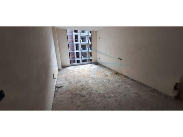 Durres, shitet apartament 1+1 Kati 5, 80 m² 68.000 Euro (ISH PARKU SPORTIV)