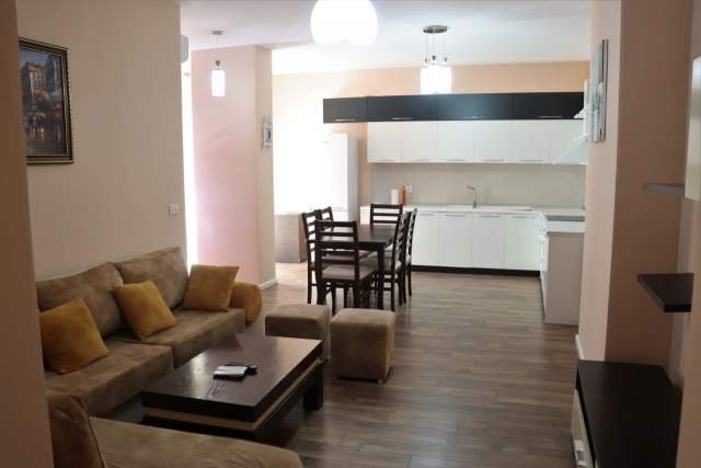 Tirane, jepet me qera apartament Kati 3, 90 m² 600 Euro (21 DHJETORI)