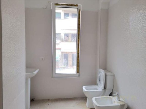 Tirane, shitet apartament 2+1+BLK Kati 2, 108 m² 403.000 Euro (RTSH)
