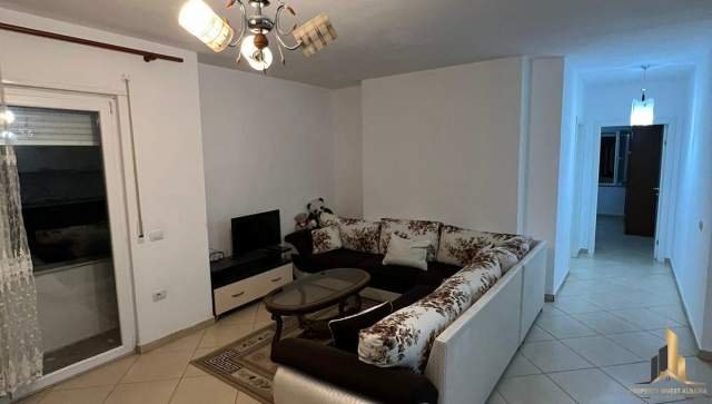 Tirane, jepet me qera apartament 2+1+BLK Kati 2, 115 m² 400 Euro (QSUT)