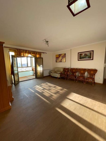 Tirane, jap me qera apartament 3+1+BLK Kati 7, 170 m² 1.000 Euro (Rruga e Barrikadave)