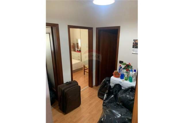 Tirane, jepet me qera apartament 1+1+A+BLK Kati 4, 55 m² 400 Euro (Ish Ekspozita)