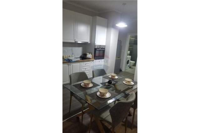 Tirane, jepet me qera apartament 1+1 Kati 4, 56 m² 390 Euro (Rruga e Dibres)