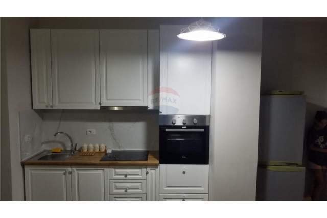 Tirane, jepet me qera apartament 1+1 Kati 4, 56 m² 390 Euro (rruga dibres)