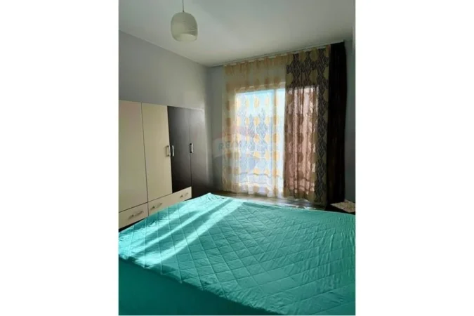 Tirane, jepet me qera 2+1 Kati 8, 72 m² 450 € (Astir)