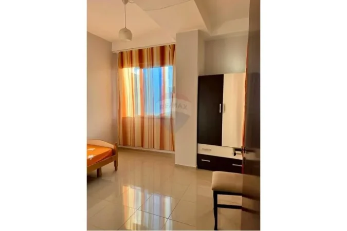 Tirane, jepet me qera 2+1 Kati 8, 72 m² 450 € (Astir)