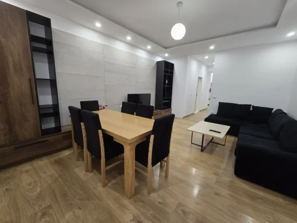 Jepet me Qera  2+1 , 650€ (IRFAN TOMINI)