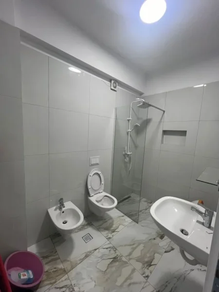 Tirane, jepet me qera apartament 2+1+Aneks+Ballkon Kati 6, 102 m² 750 € (Fusha e Aviacionit)