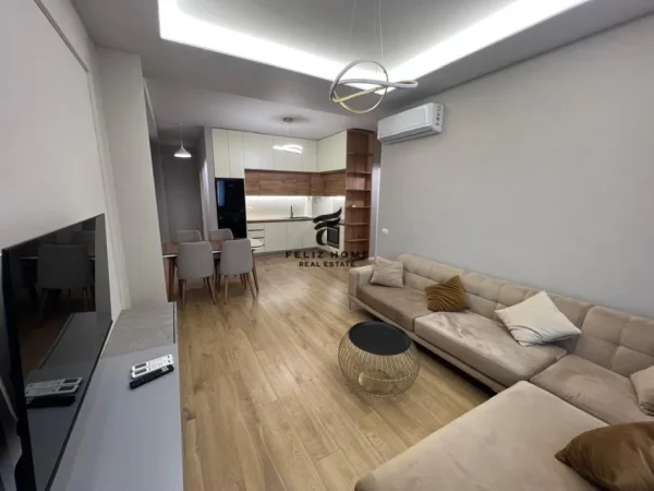 Tirane, jepet me qera apartament 2+1 , 103 m² (SIRI KODRA)