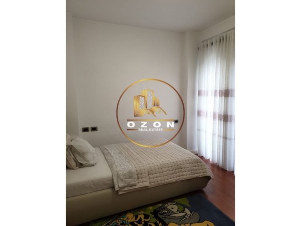 Apartament per Qera 3+1+2 , Liqeni i Thate!