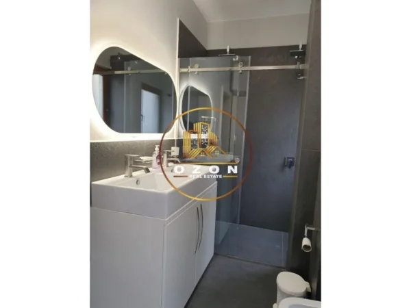 Apartament per Qera 3+1+2 , Liqeni i Thate!