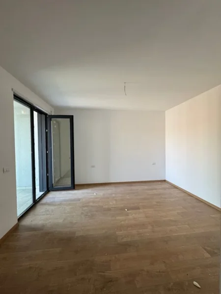 Tirane, shitet apartament 2+1+Ballkon Kati 4, 117 m² 144.500 € (Akses Tirana)