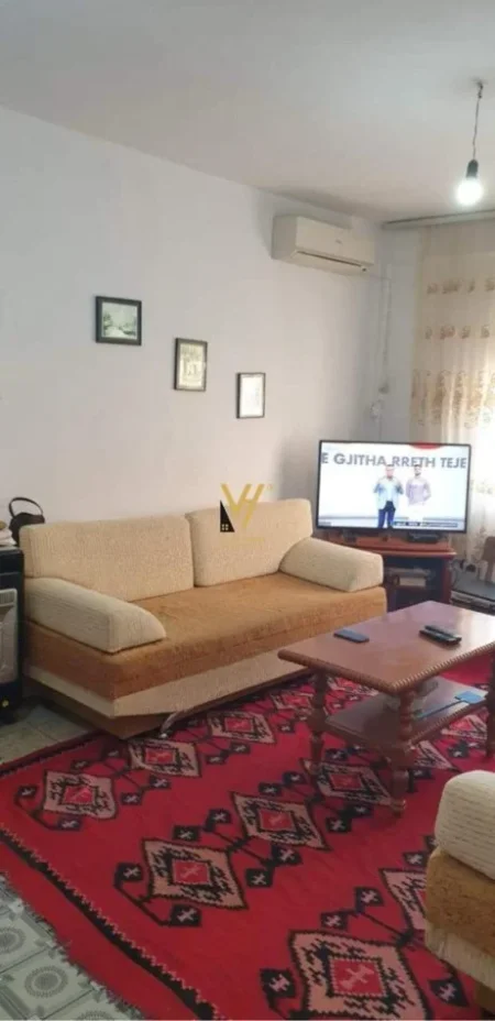 Fier, shitet Vile 5+1+Ballkon Kati 1, 260 m² 89.000 € (QENDER)