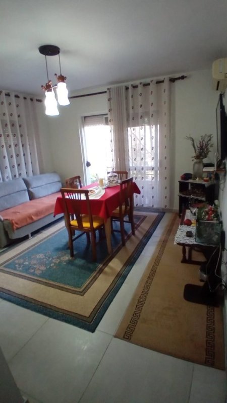 Tirane, shitet apartament 2+1 Kati 3, 74 m² (Vasil Shanto)