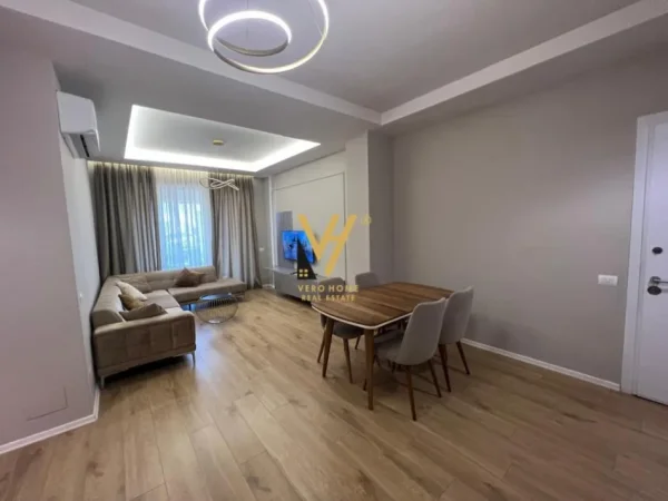 Tirane, jepet me qera apartament 2+1+Aneks+Ballkon Kati 5, 103 m² 700 € (RRUGA SIRI KODRA)