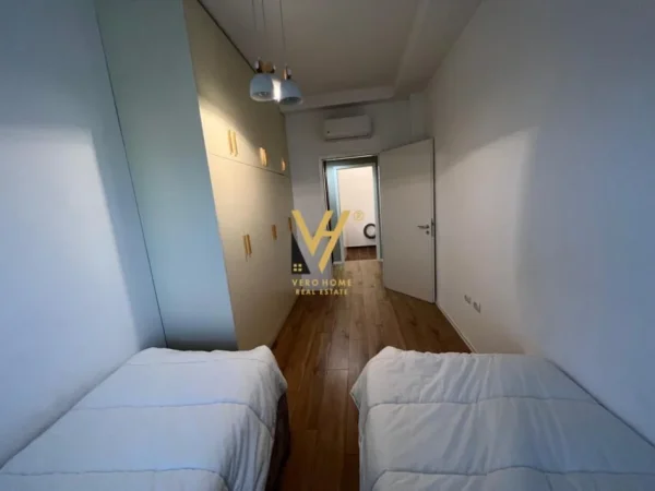 Tirane, jepet me qera apartament 2+1+Aneks+Ballkon Kati 5, 103 m² 700 € (RRUGA SIRI KODRA)