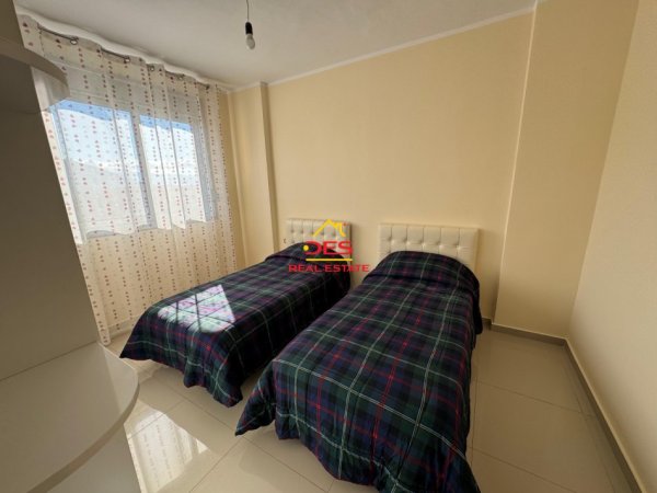 Vlore, jepet me qera apartament 2+1+Ballkon Kati 7, 110 m² 450 € (Rruga Sulejman Delvina, Vlorë)