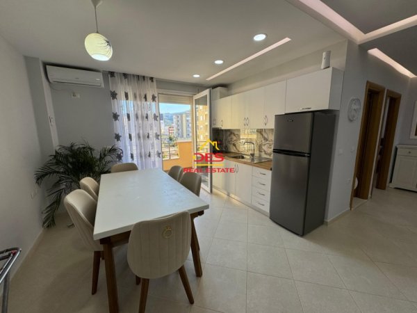 Vlore, jepet me qera apartament 1+1+Ballkon Kati 2, 80 m² 400 € (Rr Sazani, Vlorë)