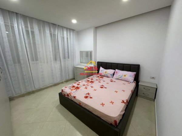 Vlore, jepet me qera apartament 1+1+Ballkon Kati 2, 80 m² 400 € (Rr Sazani, Vlorë)