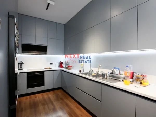 Vlore, shitet apartament+verande | Penthouse 3+1+Aneks+Ballkon , 172 m² 330.000 € (BULEVARDI ISMAIL QEMALI, VLORE)